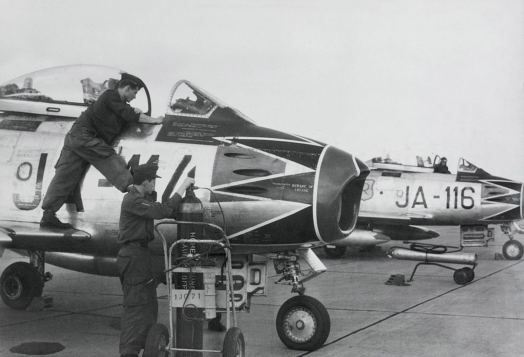 JG 71 Vorbereitung für den Flug 02 a